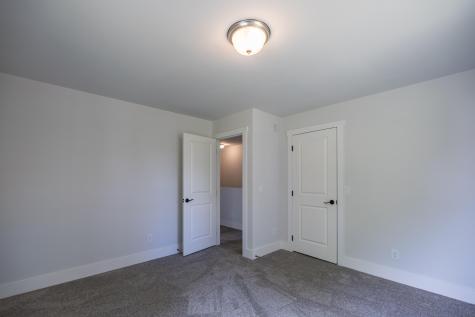 4 Streamside Drive Lewiston ME 04210