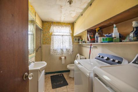 863 Minot Avenue Auburn ME 04210