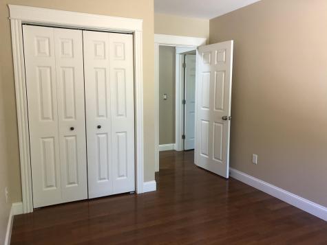 11 Johannas Lane Standish ME 04084