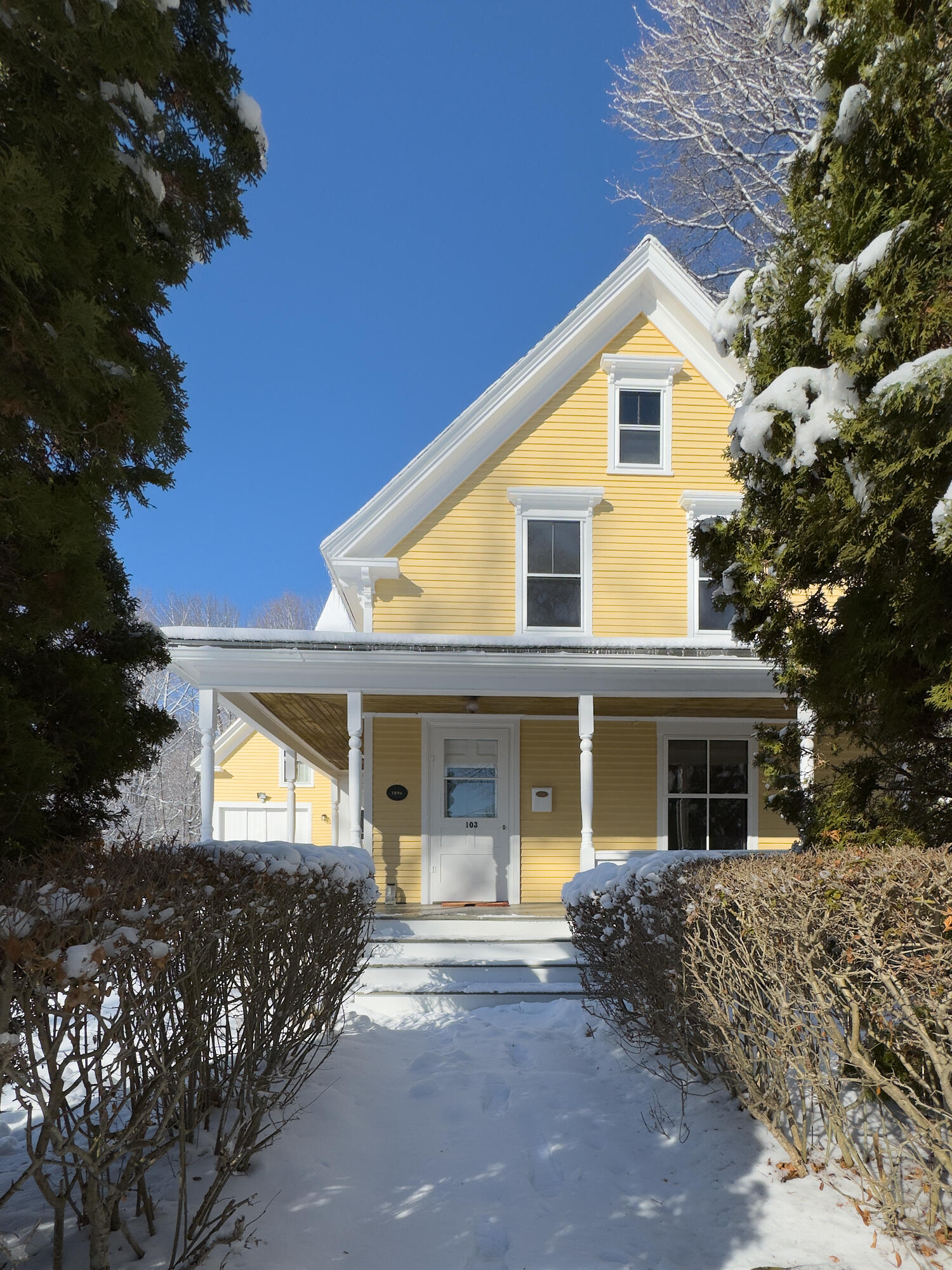 103 Chestnut Street Camden ME 04843