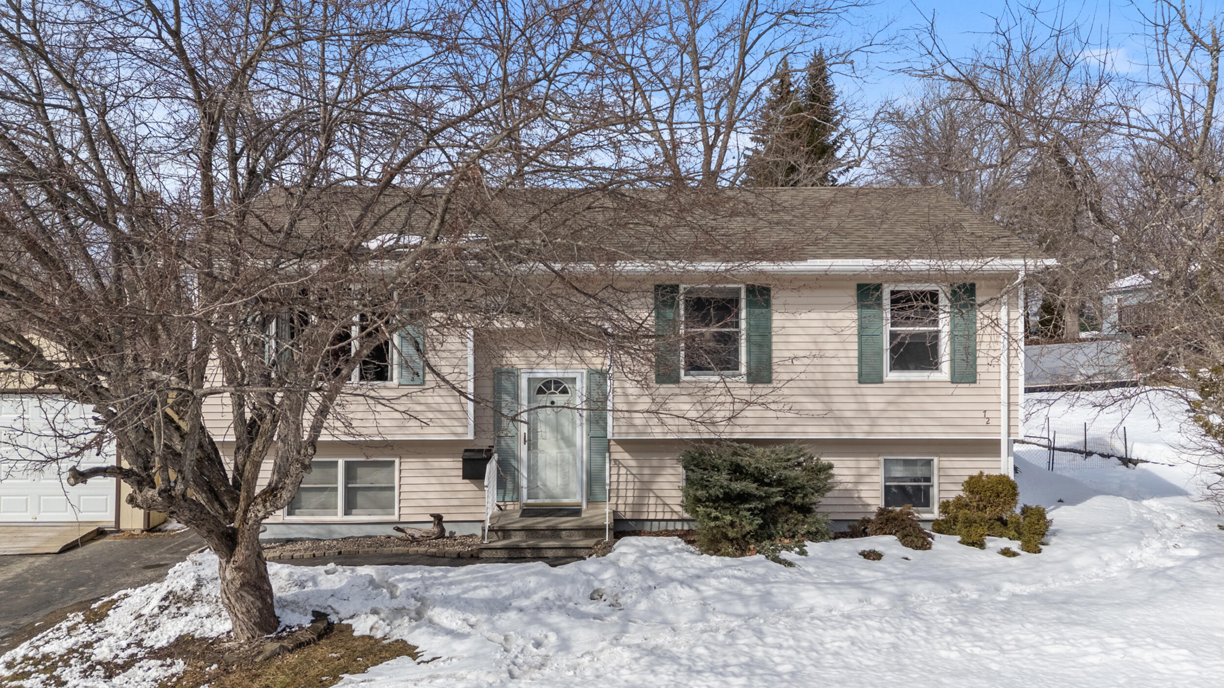72 Louise Street Auburn ME 04210