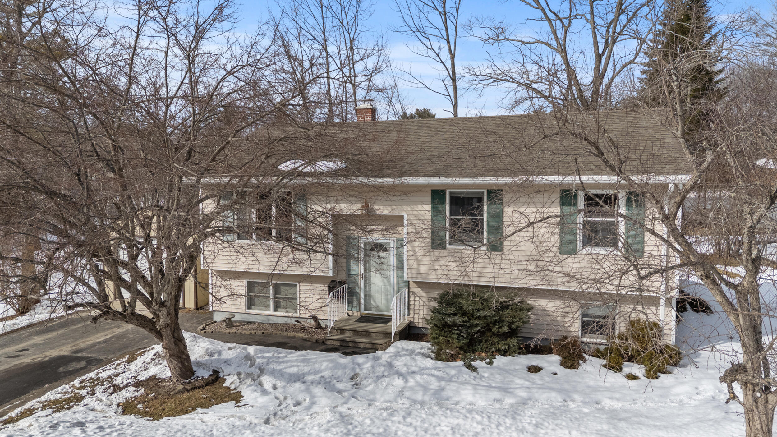 72 Louise Street Auburn ME 04210