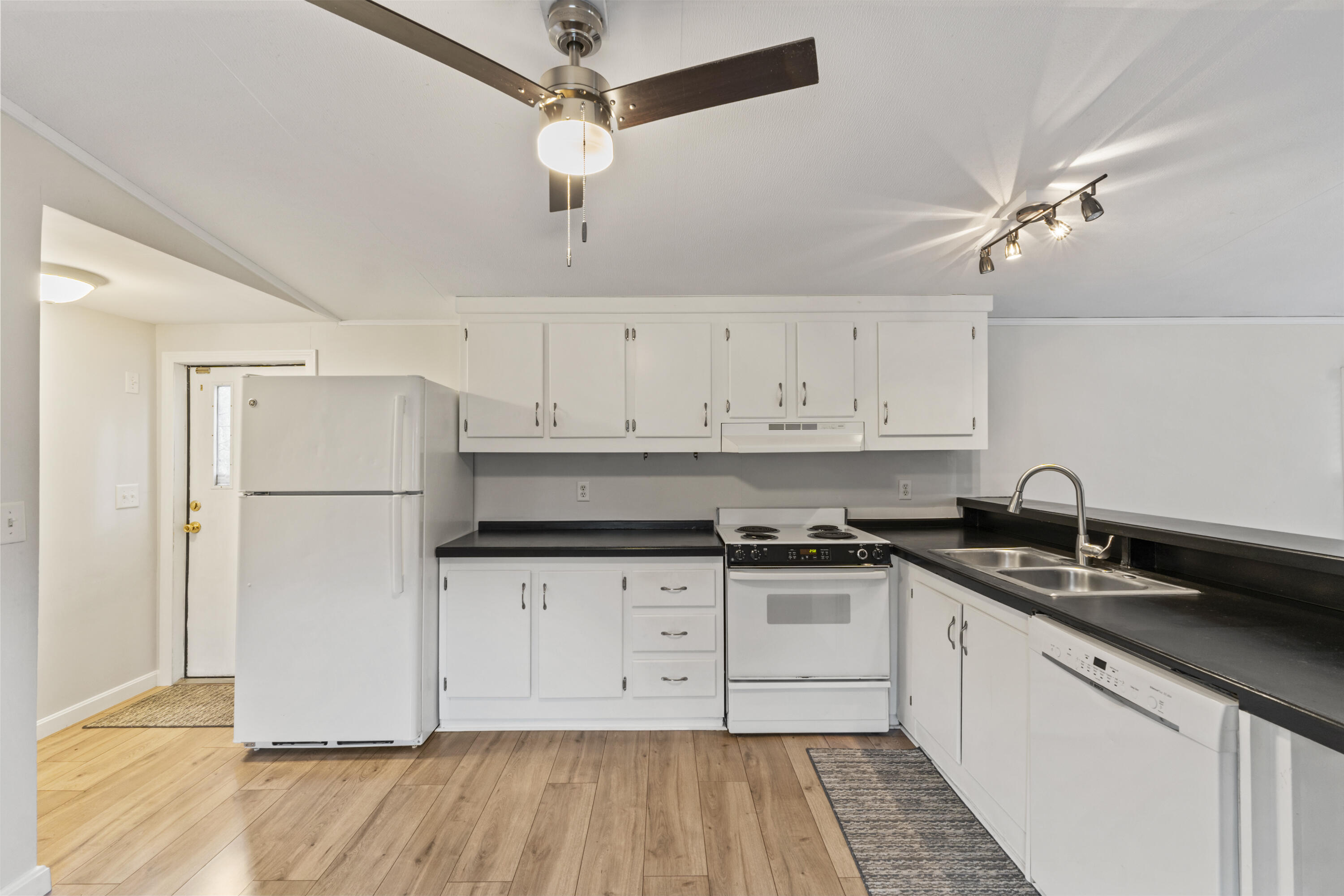 2196 Sanford Road Wells ME 04090