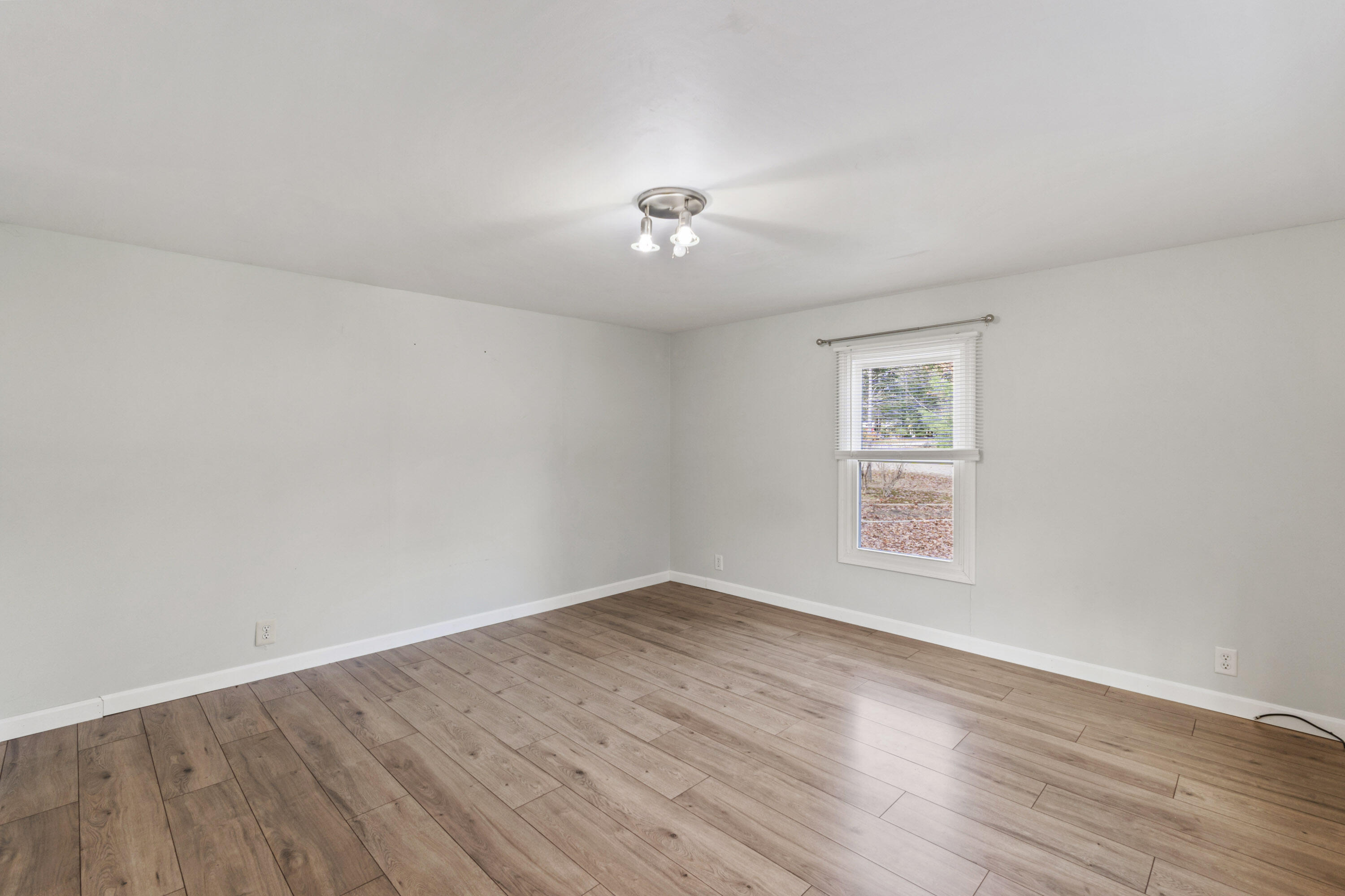 2196 Sanford Road Wells ME 04090