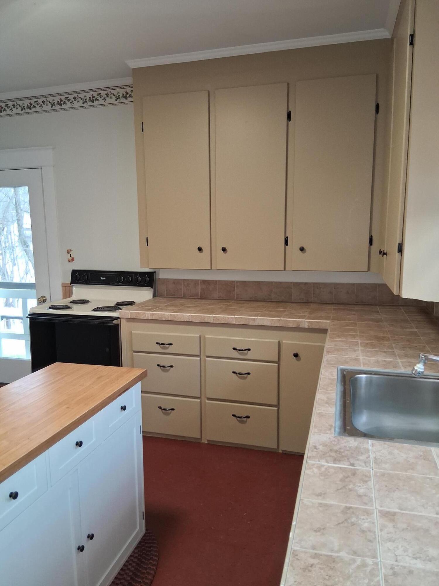 17 Burleigh Street Waterville ME 04901