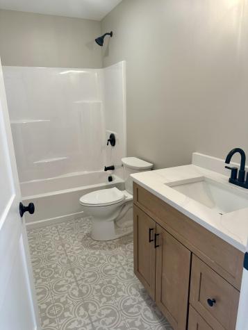 221 Dunton Road Naples ME 04055