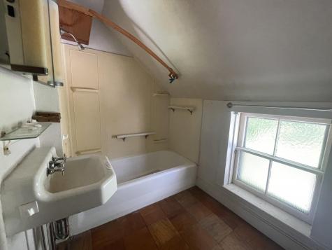 31 Highland Lane Bangor ME 04401