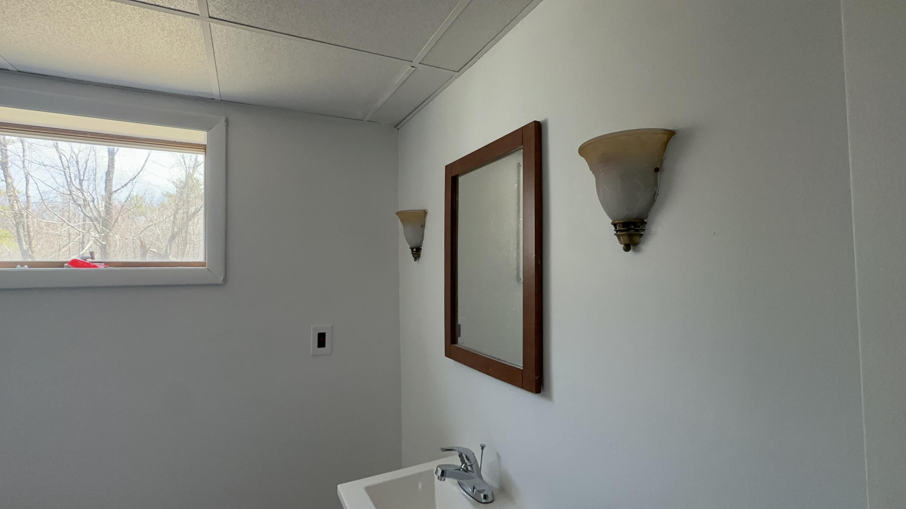 6 Coyote Alley Belgrade ME 04917