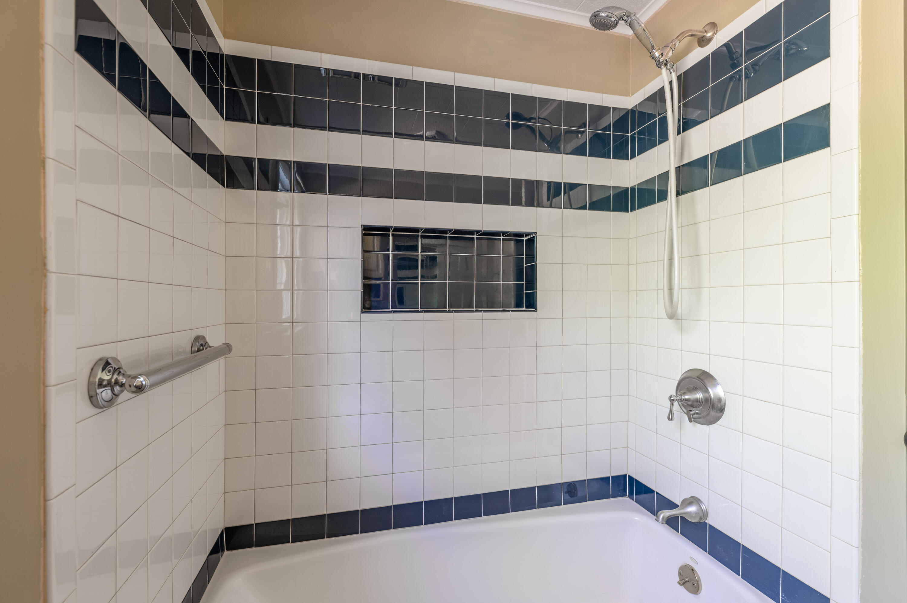 49 Perry Road Hampden ME 04444