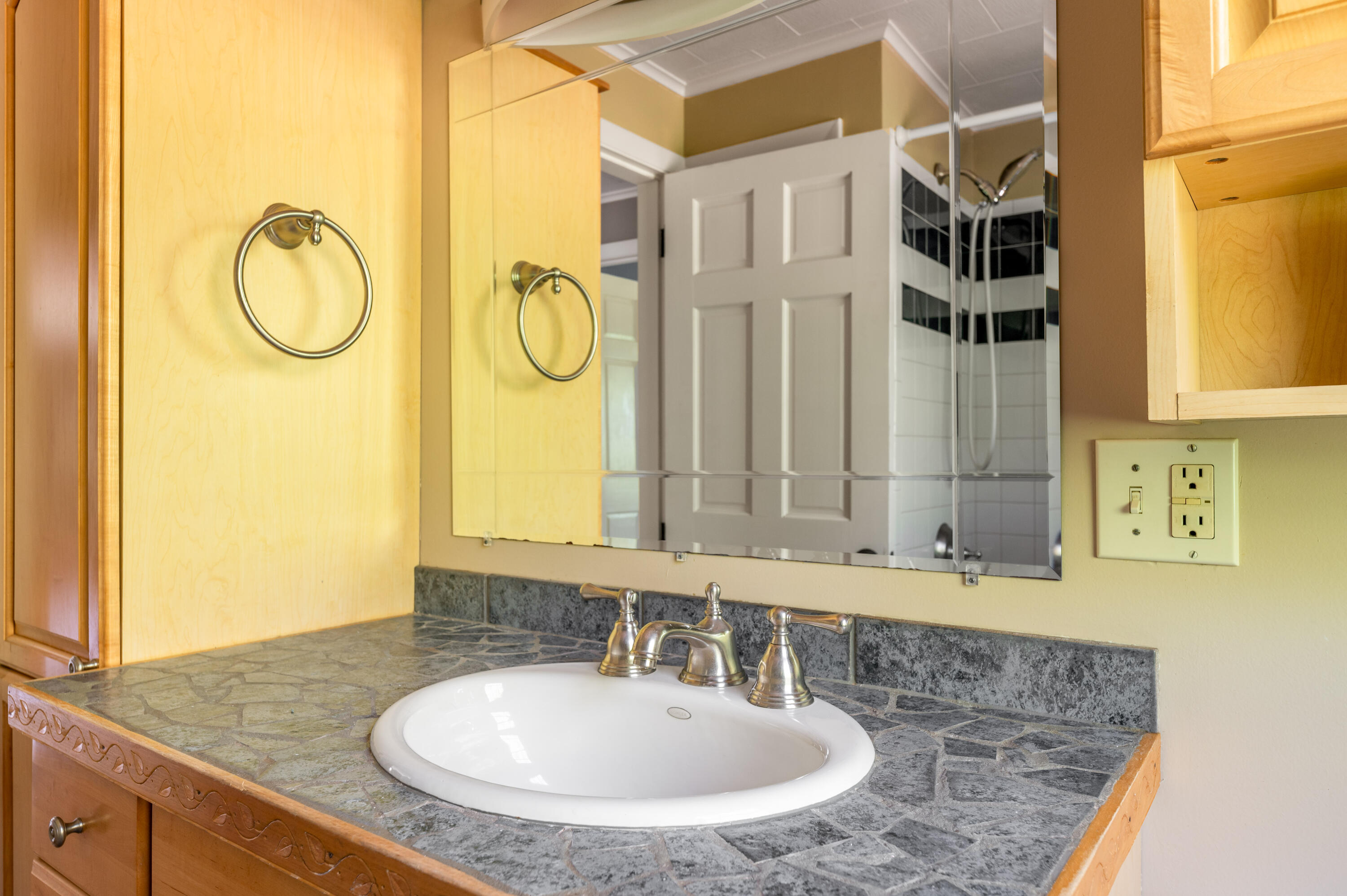 49 Perry Road Hampden ME 04444