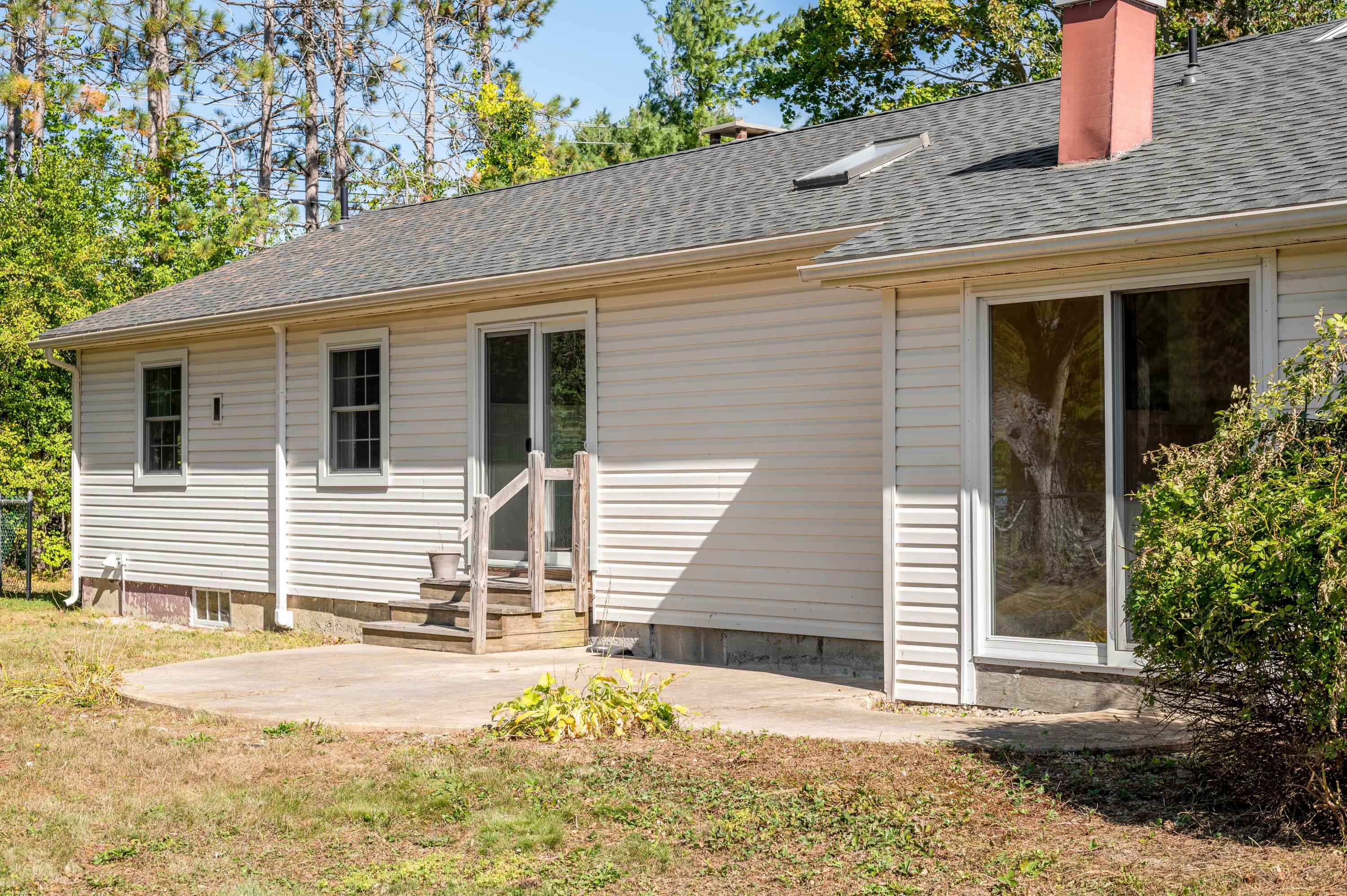 49 Perry Road Hampden ME 04444