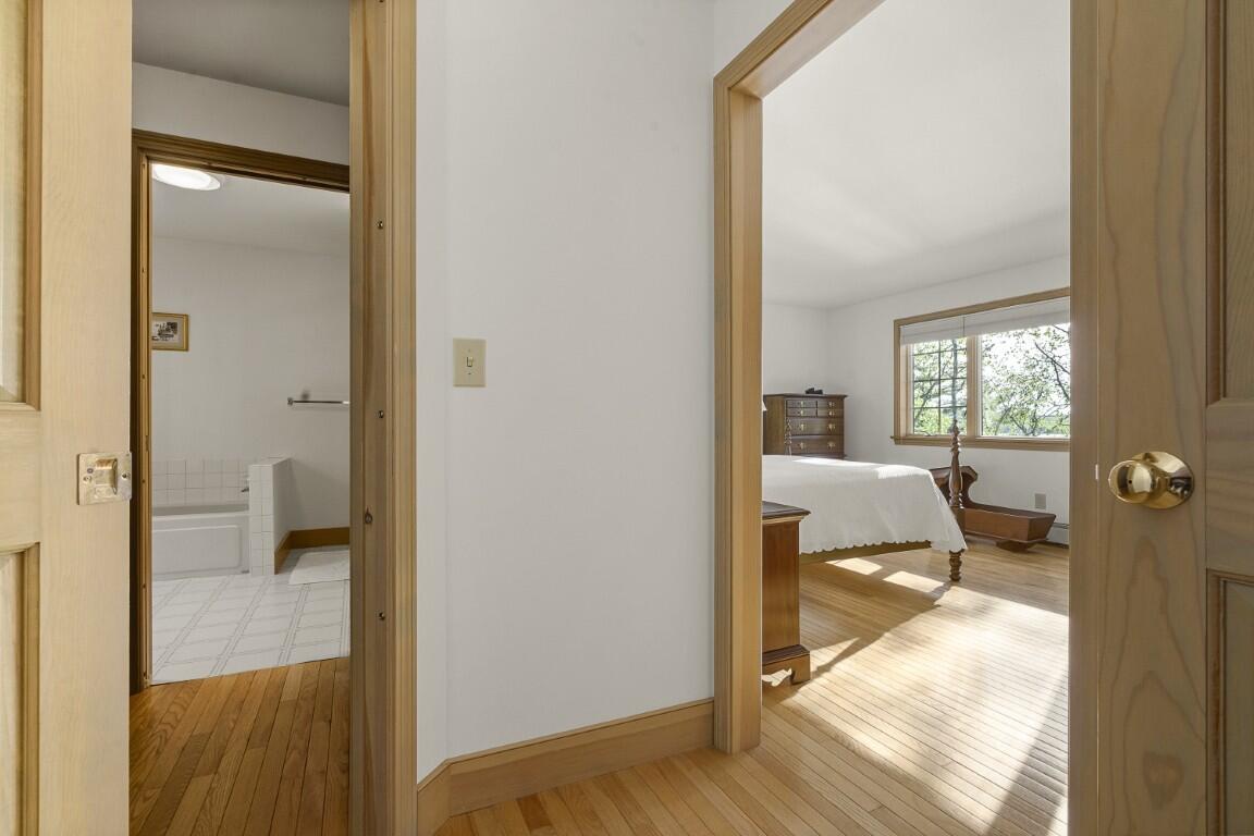 564 West Side Road Boothbay ME 04537