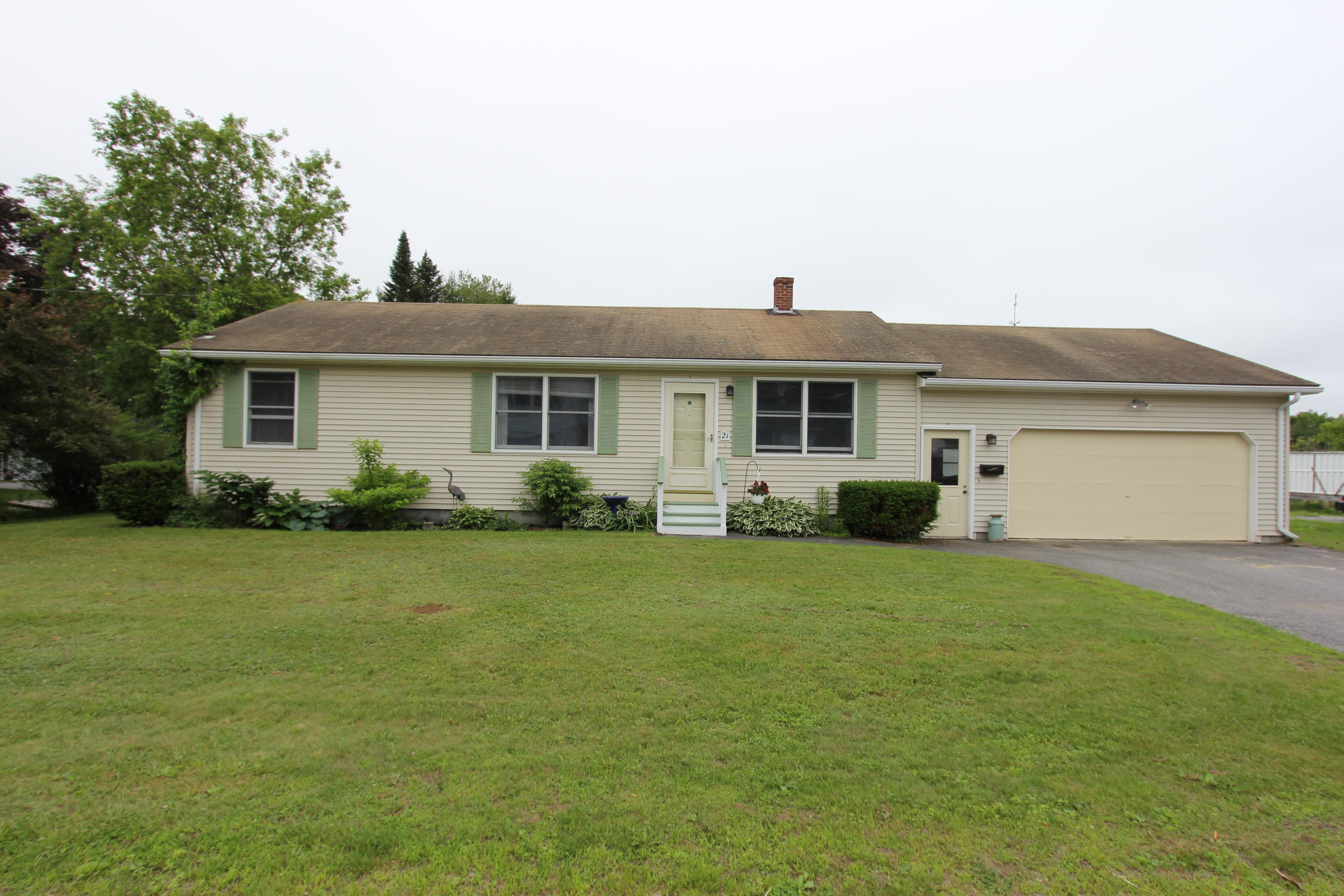21 Ellis Street Lewiston ME 04240