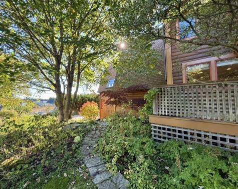 64 E Main Street Vinalhaven ME 04863