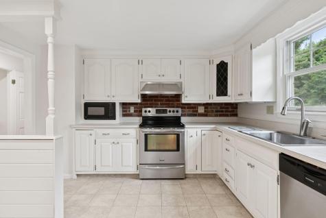 9 Eastfield Road Cape Elizabeth ME 04107