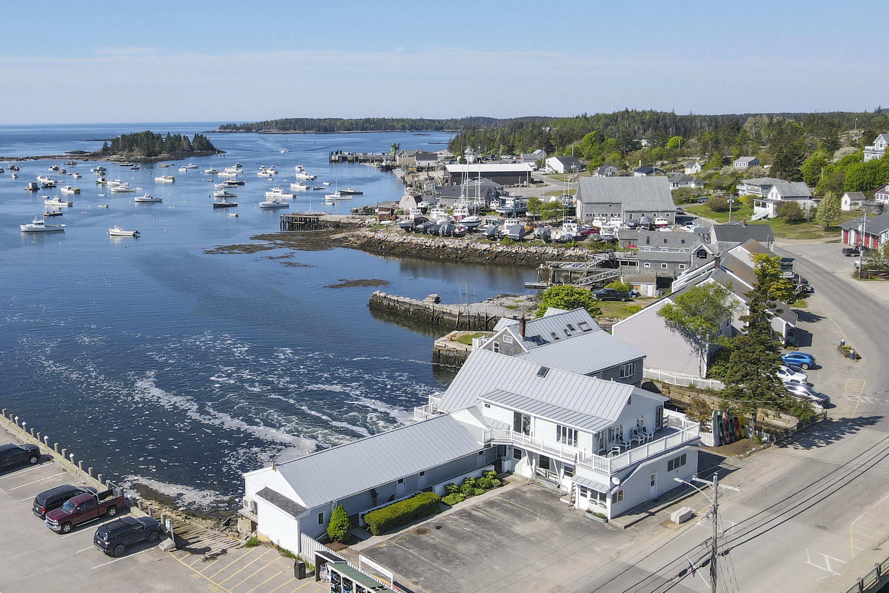15 Main Street Vinalhaven ME 04863