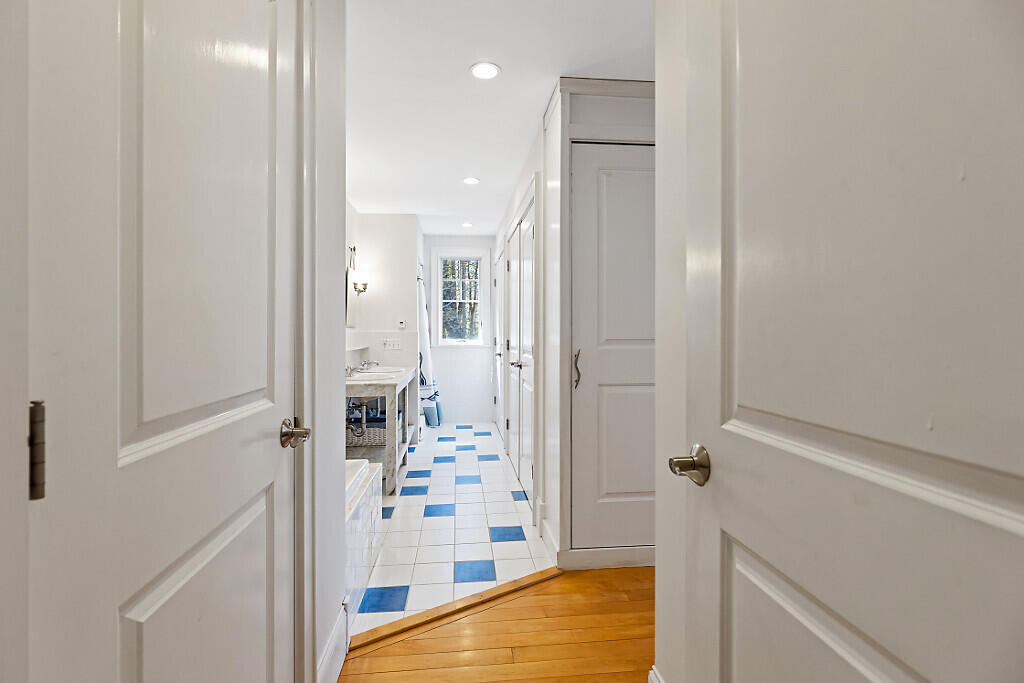183 Mountain Road Falmouth ME 04105