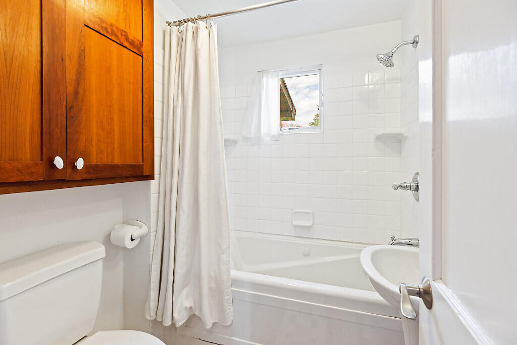 183 Mountain Road Falmouth ME 04105