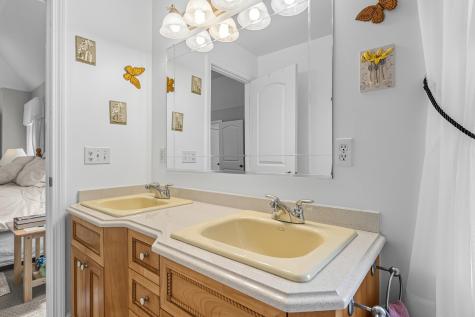 6 Midnight Way Gorham ME 04038