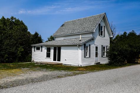 15 Clamshell Alley Lamoine ME 04605