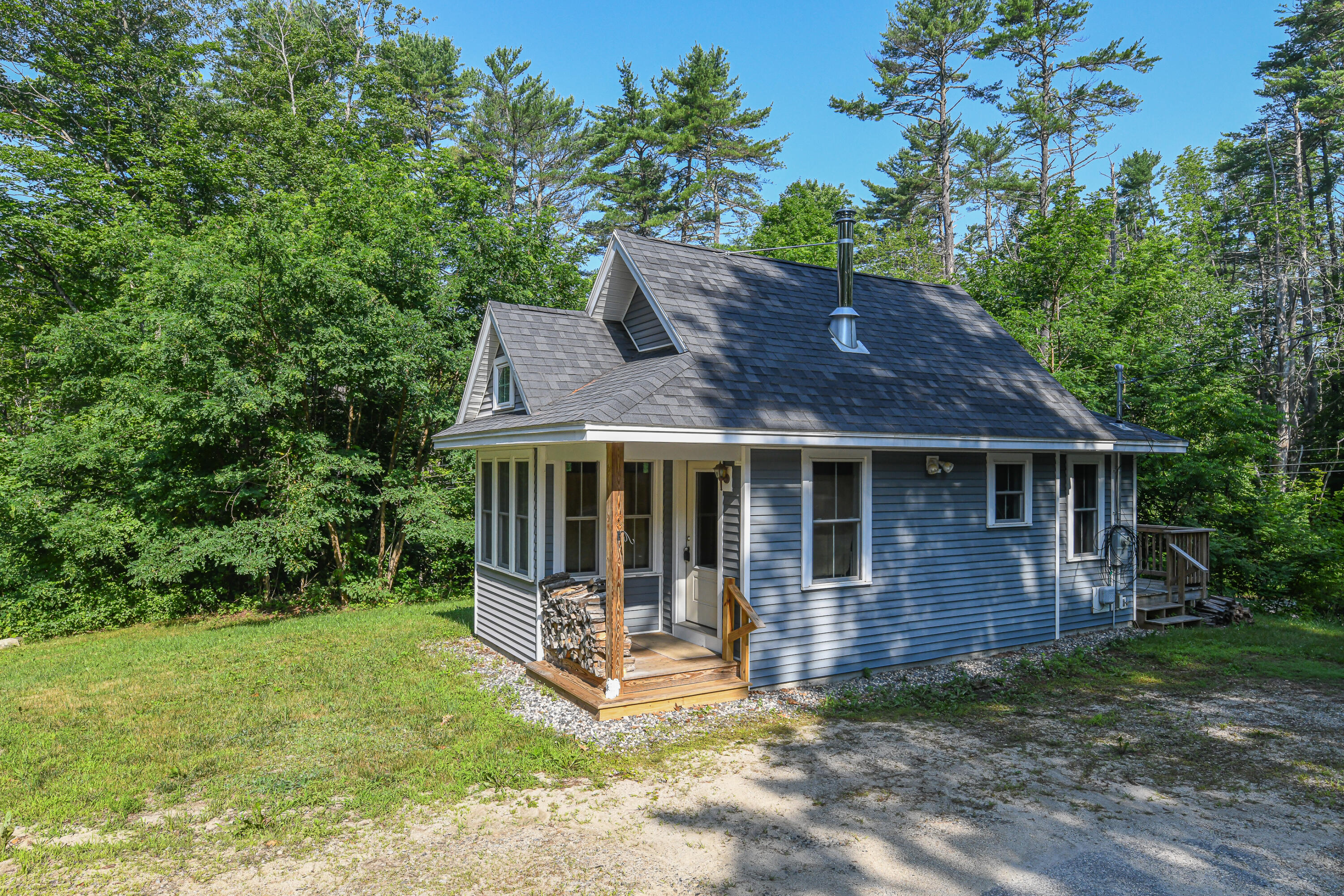 16 Dawes Hill Road Harrison ME 04040