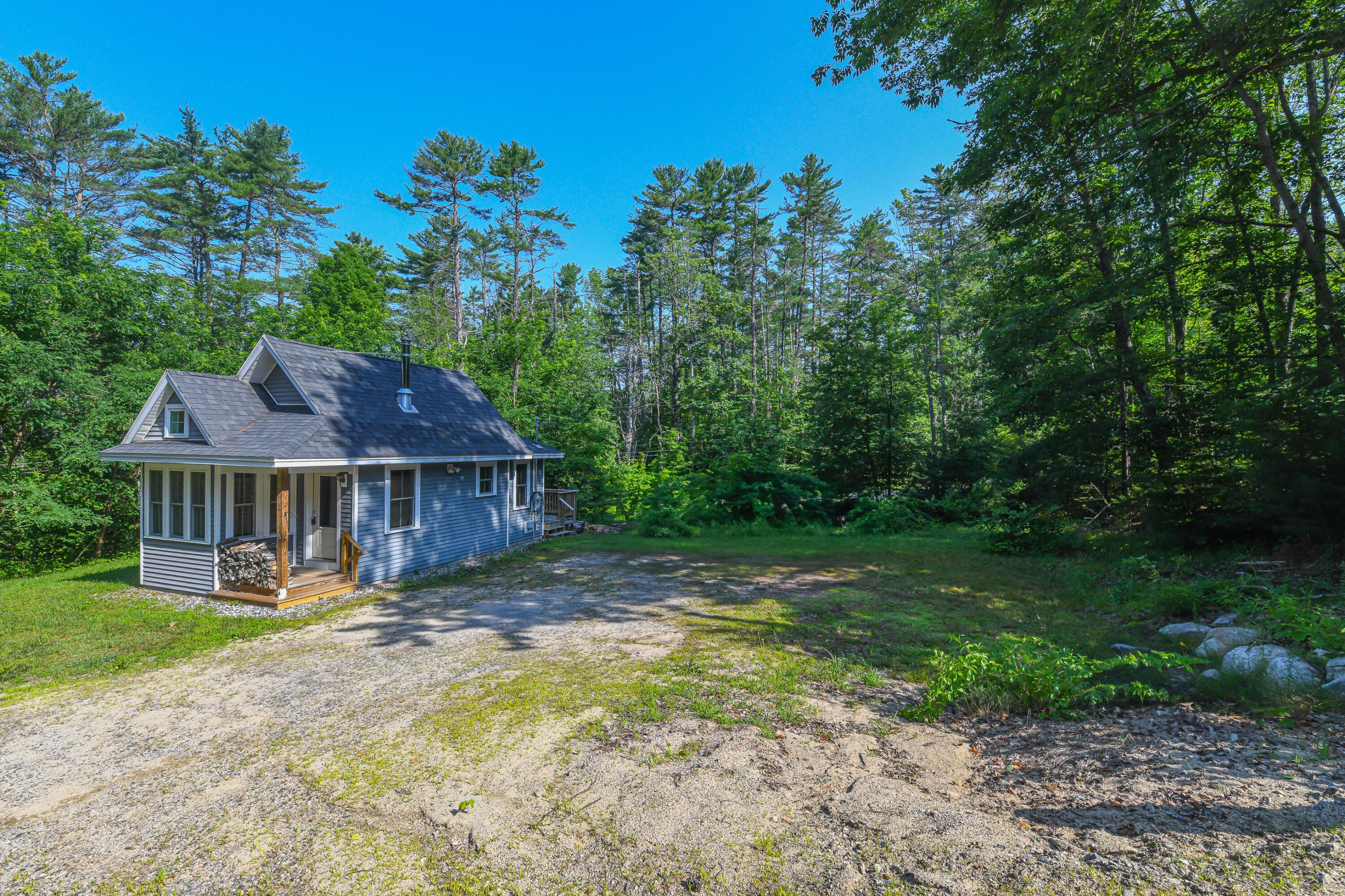 16 Dawes Hill Road Harrison ME 04040