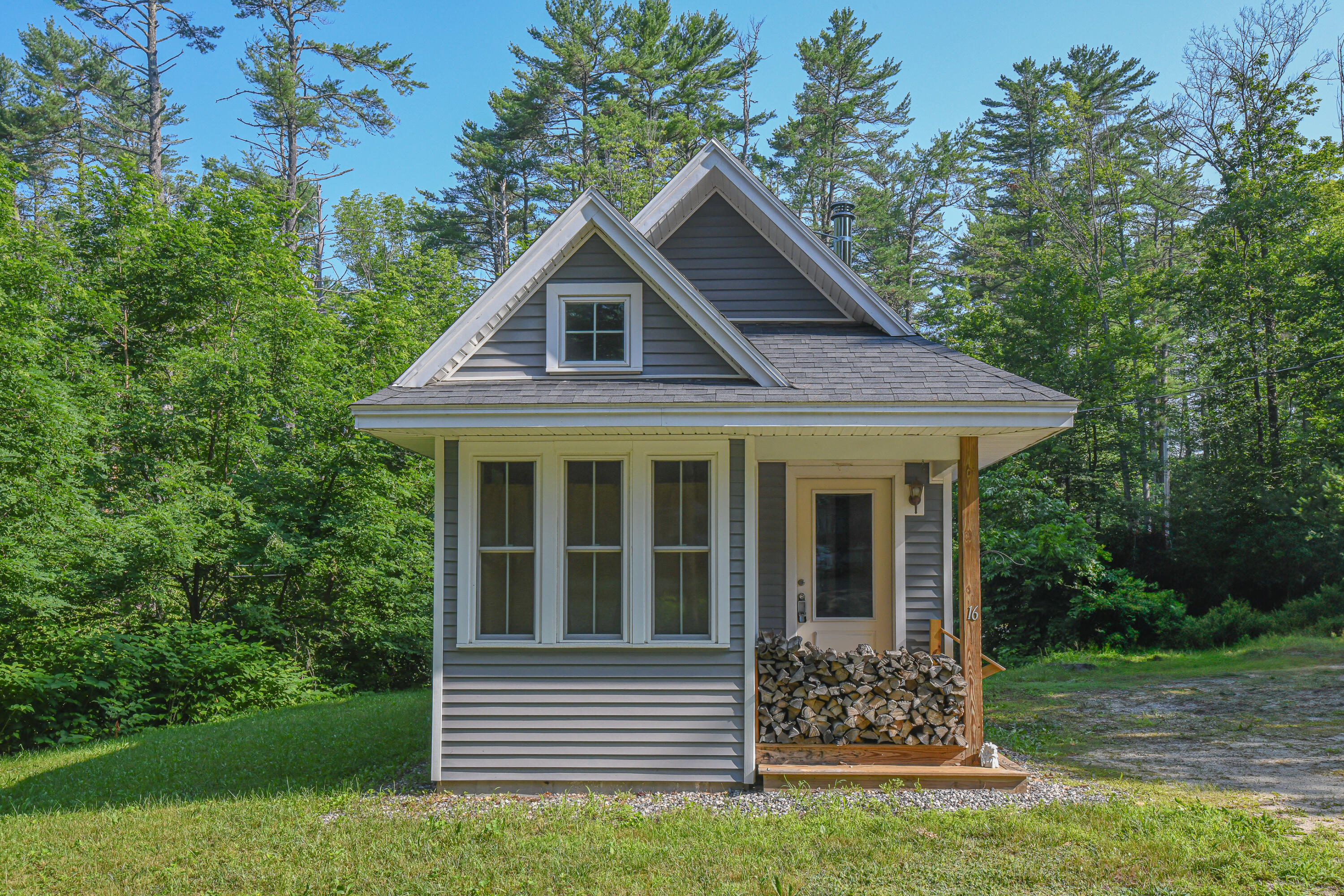 16 Dawes Hill Road Harrison ME 04040
