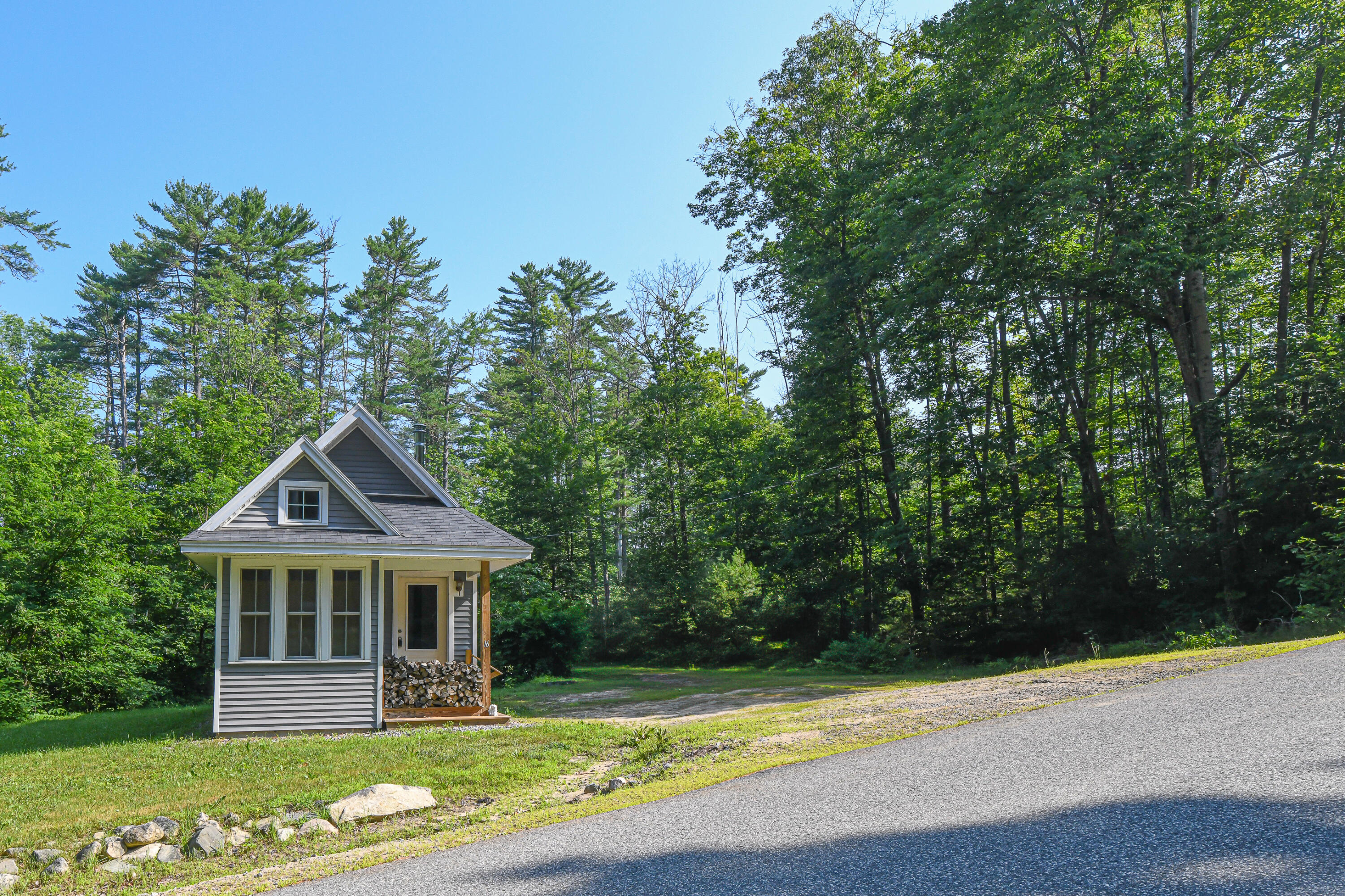 16 Dawes Hill Road Harrison ME 04040
