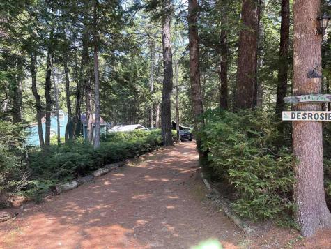 24 Hill Lane Beddington ME 04622