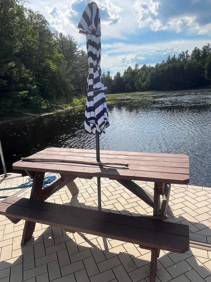 24 Hill Lane Beddington ME 04622