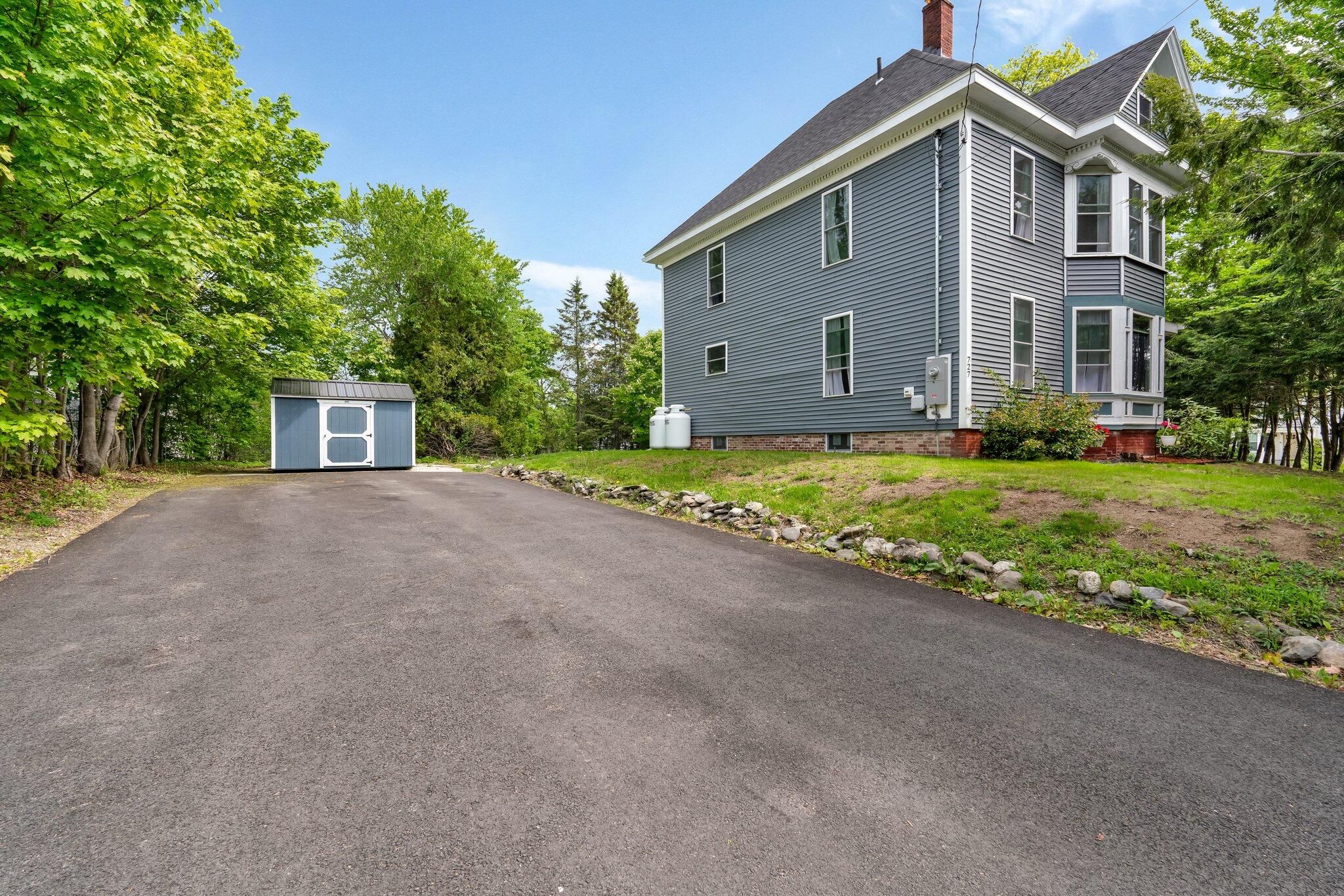 727 Hammond Street Bangor ME 04401