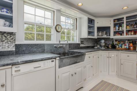 199 Middle Road Falmouth ME 04105