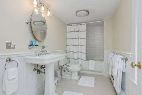 199 Middle Road Falmouth ME 04105