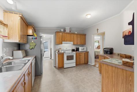 4 Arundel Avenue Lisbon ME 04250