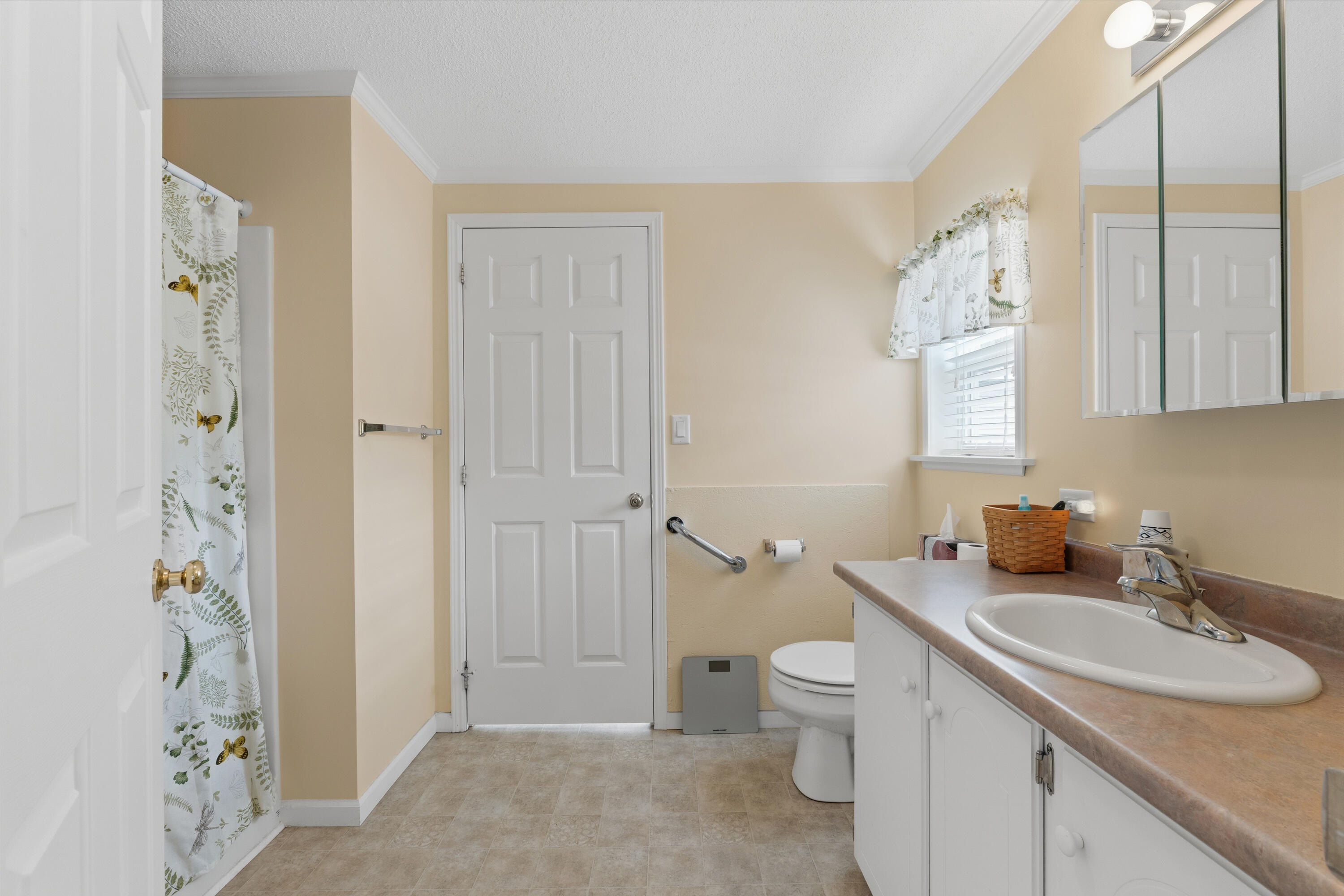 4 Arundel Avenue Lisbon ME 04250