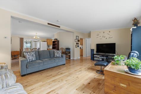 4 Arundel Avenue Lisbon ME 04250
