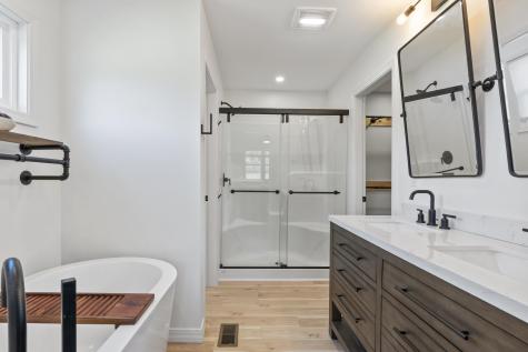 25 Royale Drive Sidney ME 04330