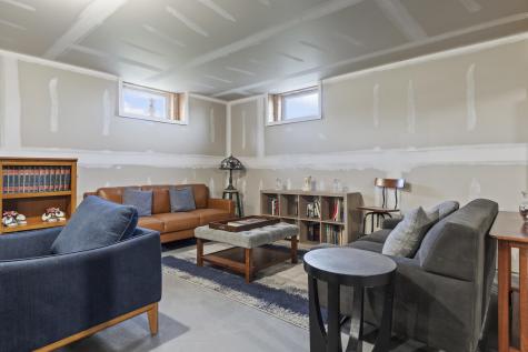 25 Royale Drive Sidney ME 04330