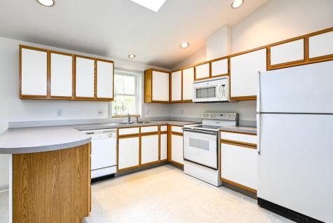 10 Jeffrey Avenue Saco ME 04072