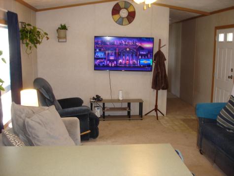 15 Ofarrell Street Topsham ME 04086
