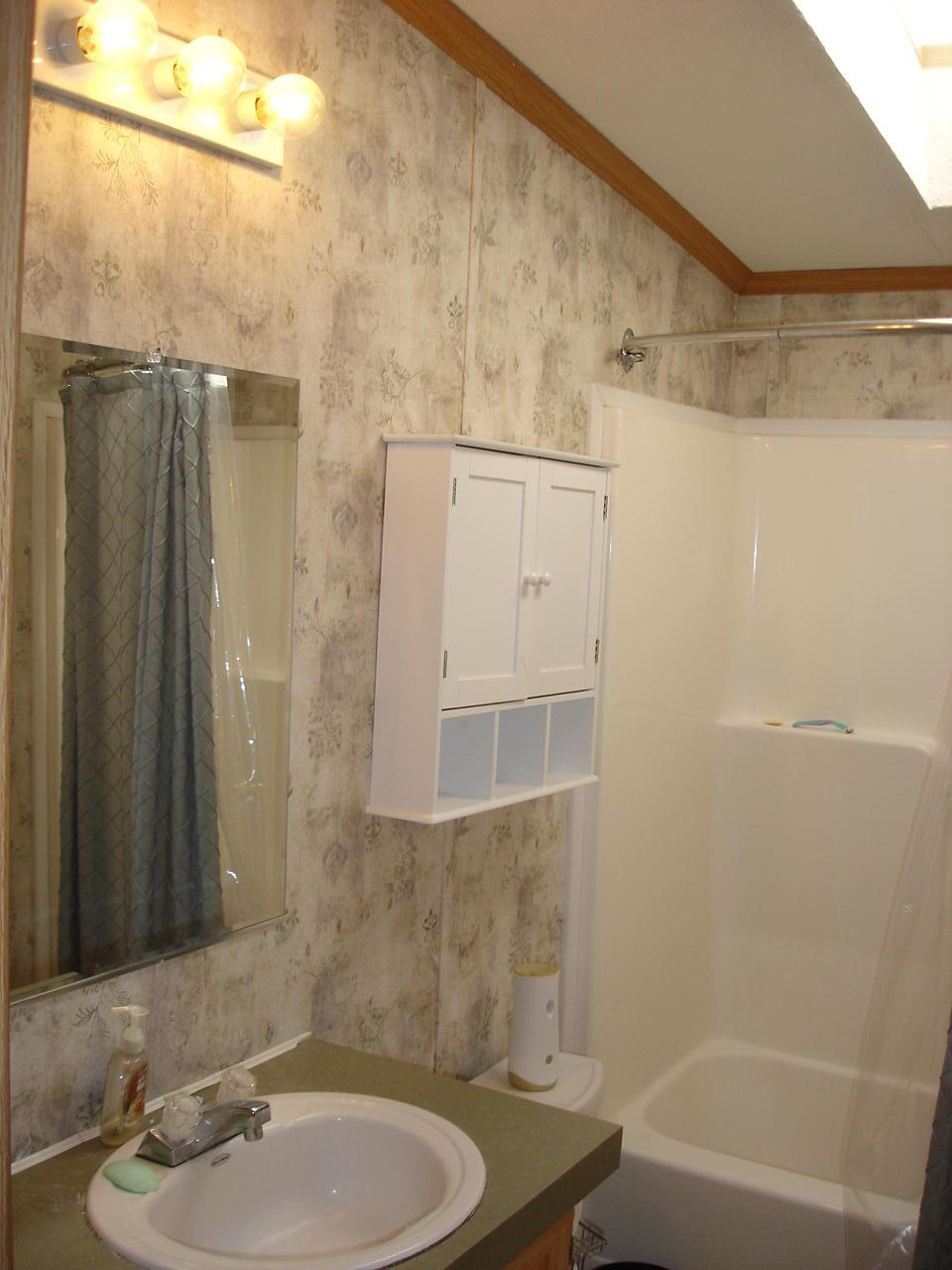 15 Ofarrell Street Topsham ME 04086