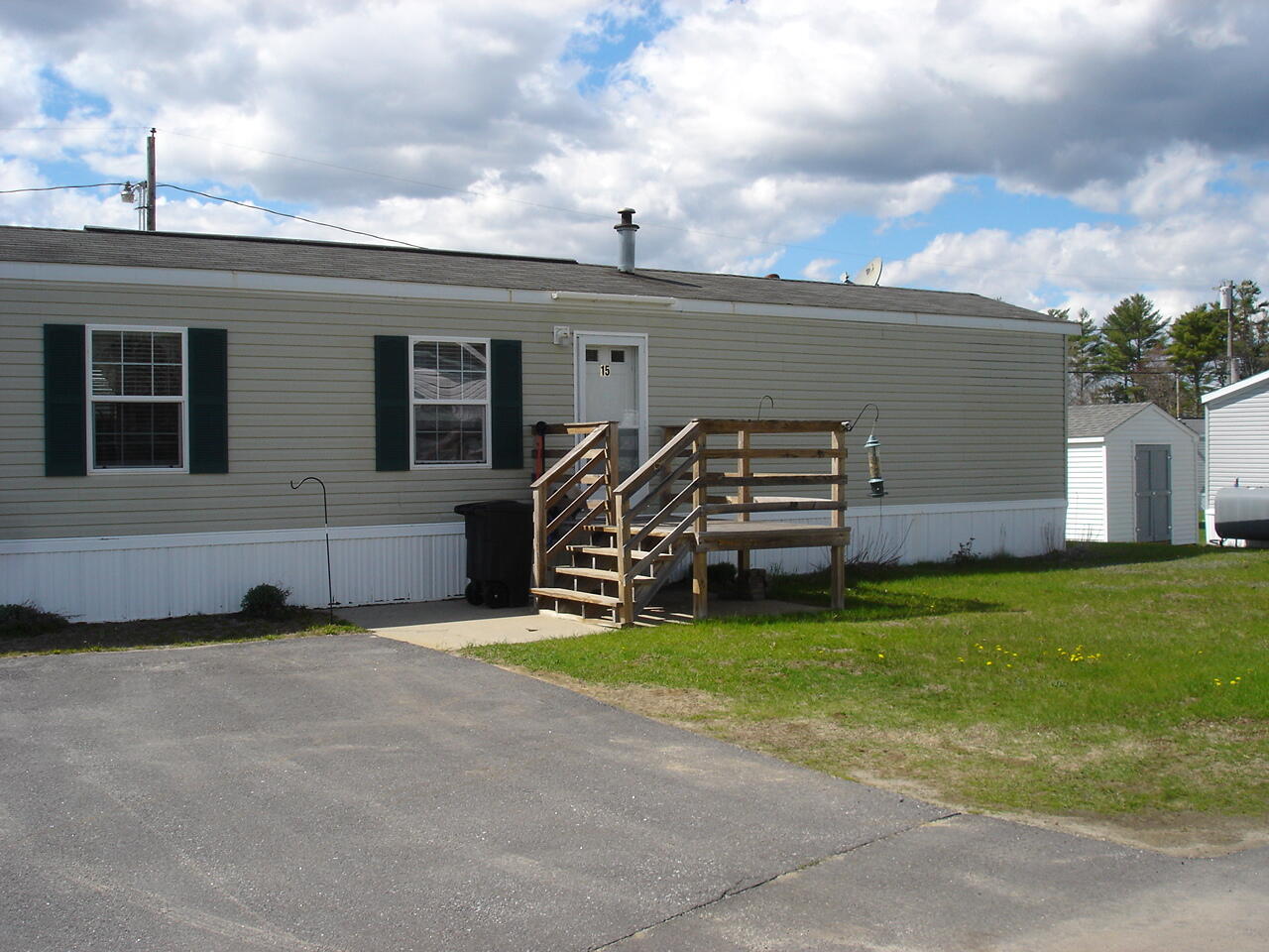 15 Ofarrell Street Topsham ME 04086