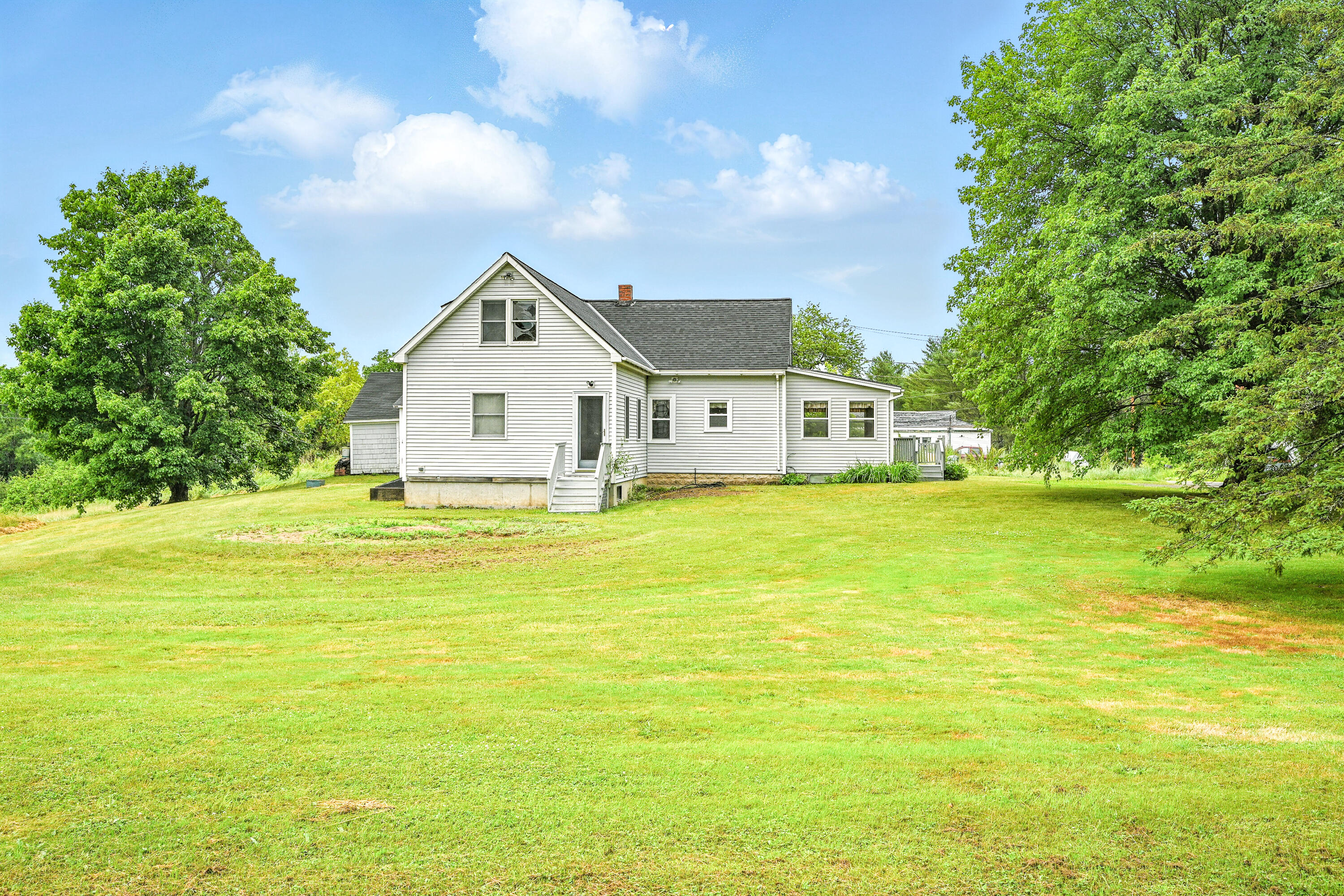 23 West Street Benton ME 04901