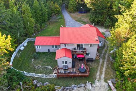 35 Furrough Lane Lincoln ME 04457