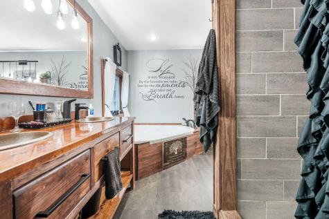 35 Furrough Lane Lincoln ME 04457