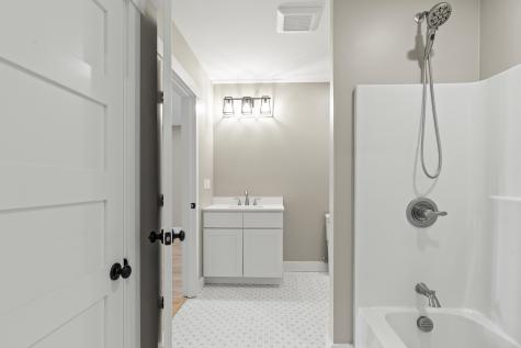 31 Viking Way Bristol ME 04539