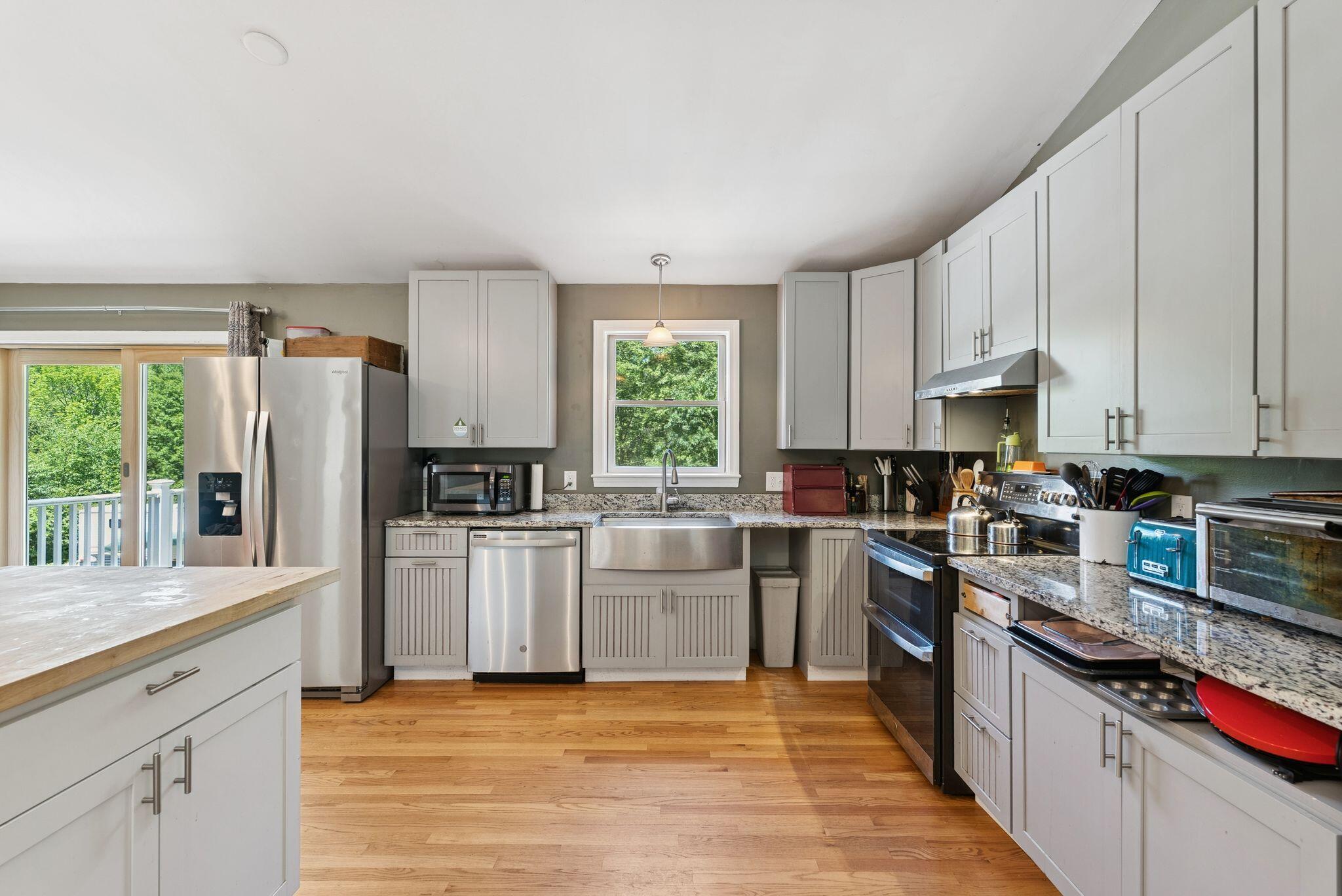 1569 Roosevelt Trail Raymond ME 04071