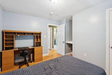 1569 Roosevelt Trail Raymond ME 04071