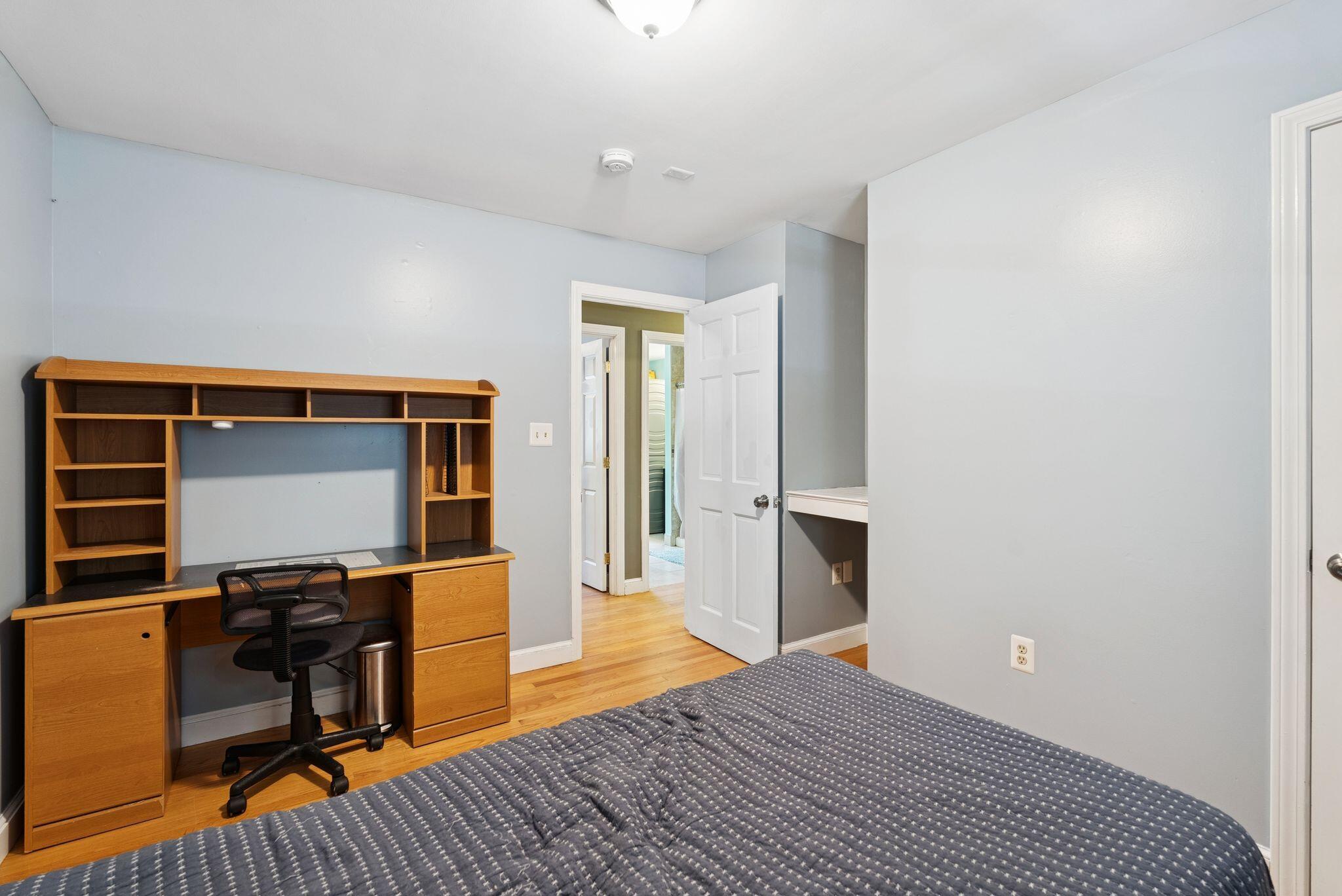 1569 Roosevelt Trail Raymond ME 04071