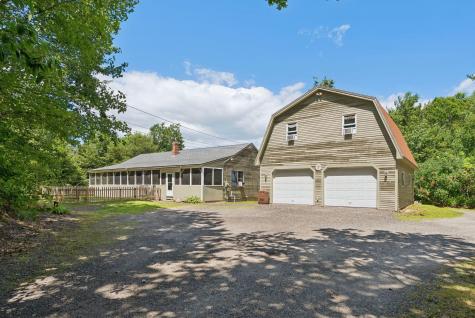 1569 Roosevelt Trail Raymond ME 04071